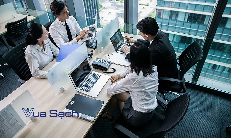 Dịch vụ giặt ghế văn phòng quận 10 - khử mùi & diệt khuẩn 99% Giat-ghe-van-phong-quan-10-vua-sach