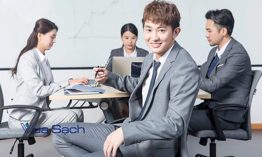 ve-sinh-ghe-van-phong-huyen-cu-chi-uy-tin