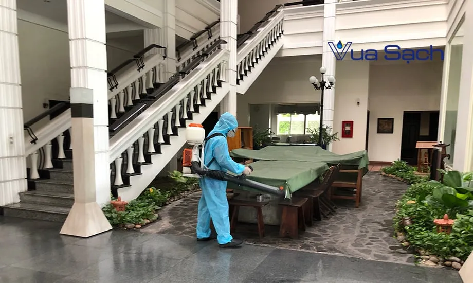 Phun khử khuẩn quận 11 – khử mùi & diệt khuẩn 99% Phun-khu-trung-quan-11-vua-sach
