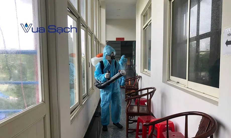 Phun khử khuẩn quận 8 – khử mùi & diệt khuẩn 99% Phun-khu-trung-quan-8-vua-sach
